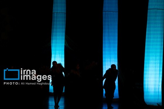 نمایش منطق الطیر