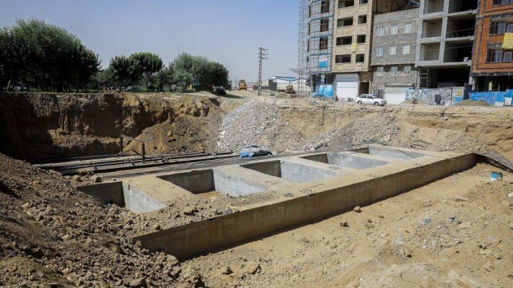 جریان خاصی عملاً پایتخت را فاقد حریم کرده‌اند