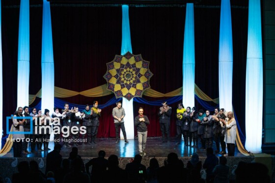 نمایش منطق الطیر