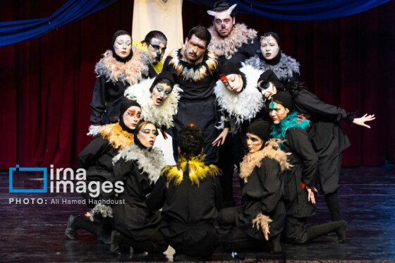 نمایش منطق الطیر