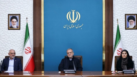 پزشکیان: پراکندگی منابع عمرانی پایان می‌یابد/ تمرکز دولت بر پروژه‌های ریلی اولویت‌دار