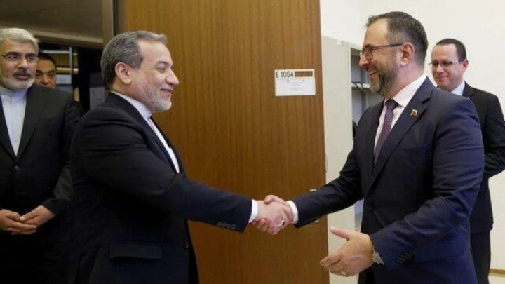 گفت‌وگوی تلفنی وزیر خارجه ونزوئلا با سید عباس عراقچی