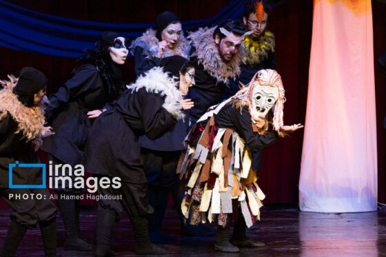 نمایش منطق الطیر