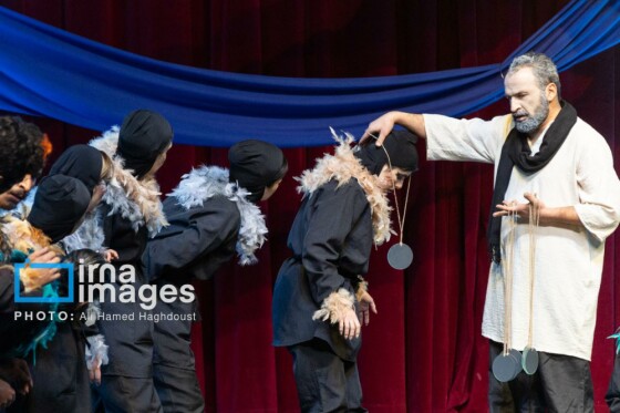 نمایش منطق الطیر