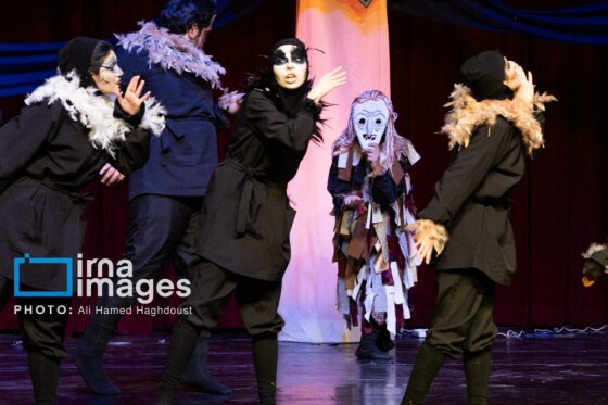 نمایش منطق الطیر