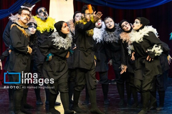 نمایش منطق الطیر