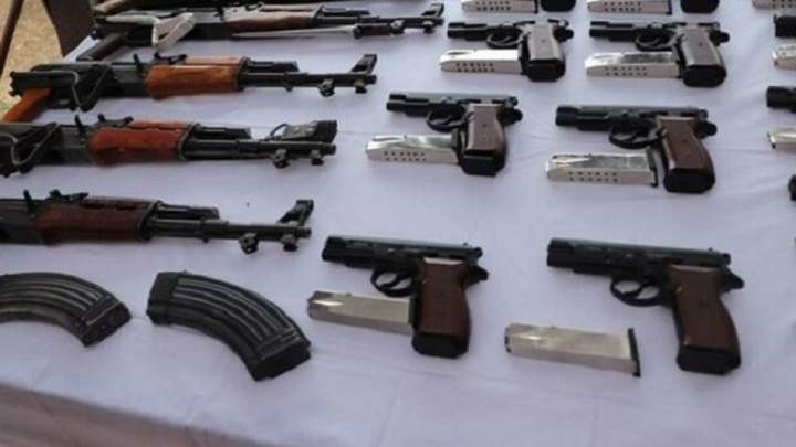 فیلم / کشف بمب و اسلحه از مخفیگاه اغتشاشگران