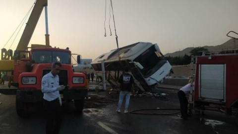 تصادف اتوبوس مسافربری در بزرگراه ارتش تهران ۳۸ مصدوم برجای گذاشت