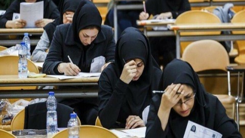 غیرحضوری شدن امتحانات؛ علت تجمع دانشجویان دانشگاه آزاد قم