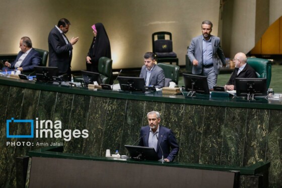 حضور وزیر اقتصاد در جلسه علنی مجلس شورای اسلامی