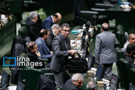 حضور وزیر اقتصاد در جلسه علنی مجلس شورای اسلامی