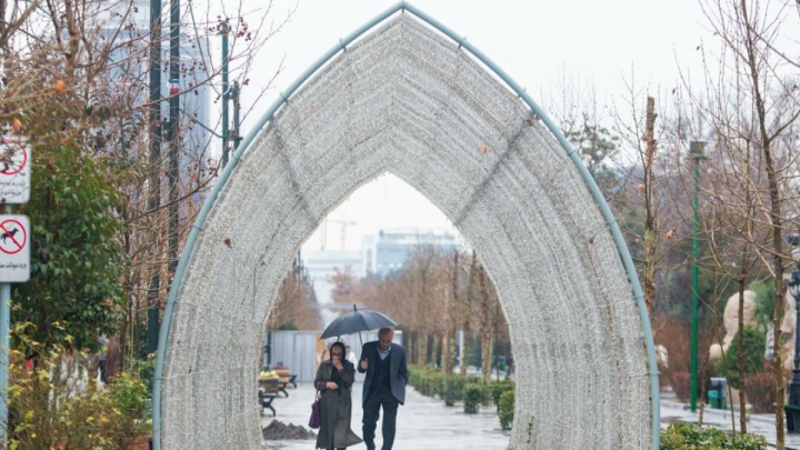 ماندگاری هوای آلوده در تهران؛ شنبه باران و برف می‌بارد