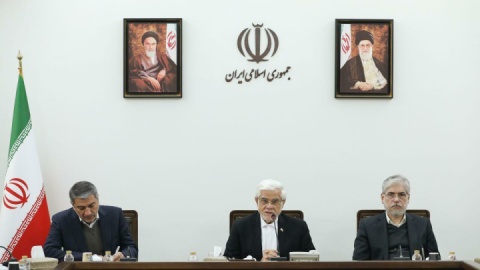 عارف:طرح‌ معیشتی دولت با پشتوانه دانشگاه‌ها صورت گرفت/پاسخ محکم ایران به تکرار اشتباه دشمن