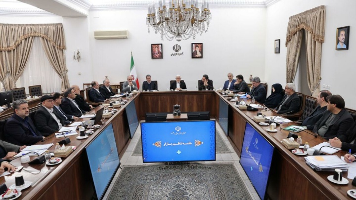 عارف: همه آحاد جامعه تحت پوشش یارانه نقدی قرار خواهند گرفت