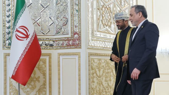 استقبال عراقچی از وزیر خارجه عمان در تهران