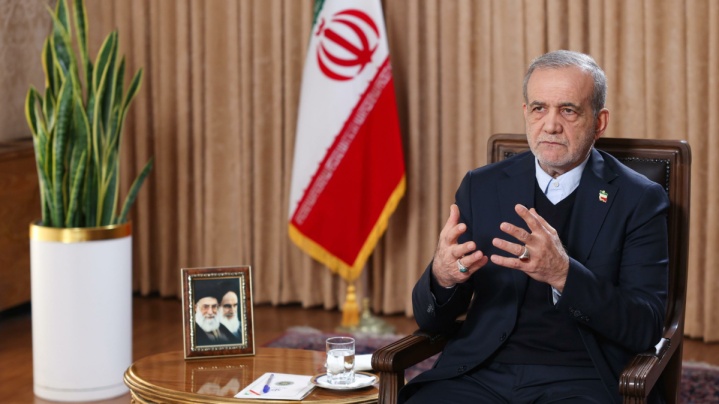 پزشکیان: می‌خواهیم به هرشکل ممکن مشکلات مردم را حل کنیم/قصد دشمن ایجاد آشوب در ایران است