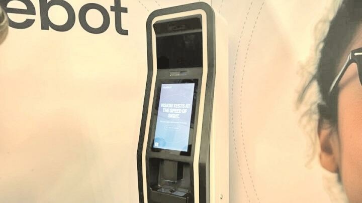 بینایی‌سنجی فناورانه بدون حضور پزشک