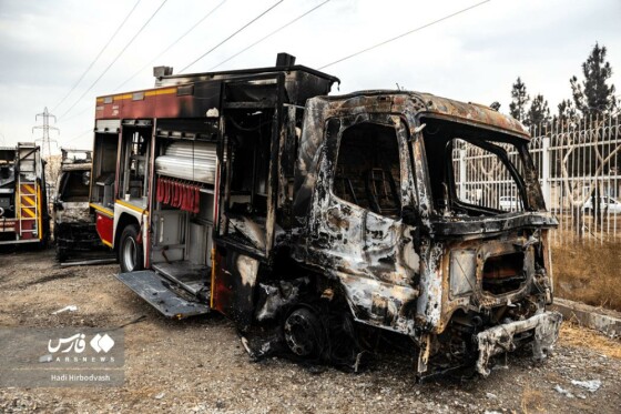 تخریب خودروهای امدادی آتشنشانی توسط اغتشاشگران