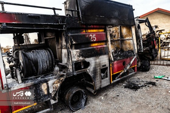 تخریب خودروهای امدادی آتشنشانی توسط اغتشاشگران