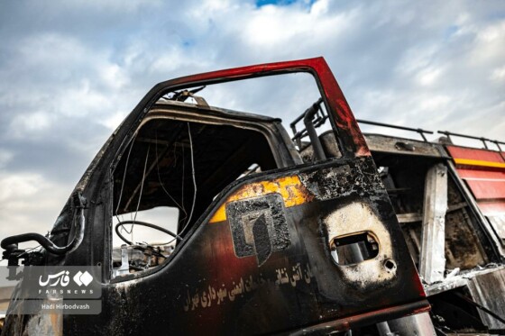 تخریب خودروهای امدادی آتشنشانی توسط اغتشاشگران