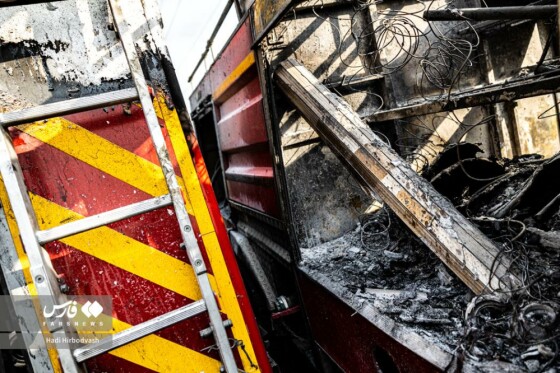 تخریب خودروهای امدادی آتشنشانی توسط اغتشاشگران