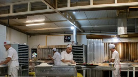 کمبود نان نداریم/ در صورت نیاز سهمیه آرد استانها افزایش مییابد