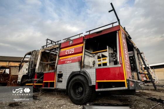 تخریب خودروهای امدادی آتشنشانی توسط اغتشاشگران