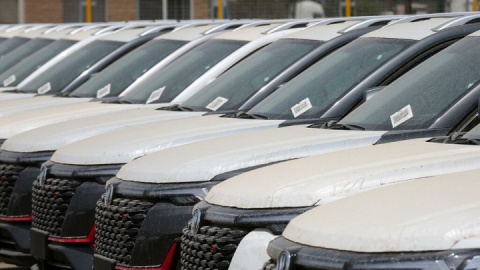 احتمال عرضه بیش از ۴ هزار خودروی وارداتی تا پایان سال