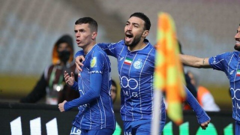 حریف استقلال به یزد رسید