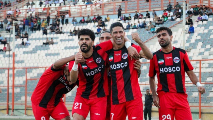 سرمربی تیم فولاد هرمزگان: با امیدواری مقابل استقلال بازی می‌کنیم