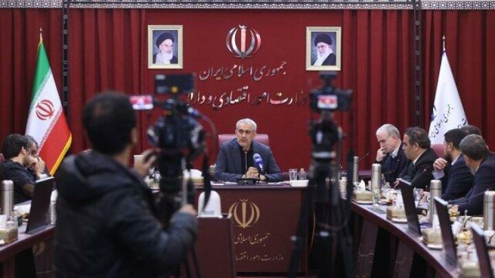 دولت از اصناف و بازاریان حمایت می‌کند