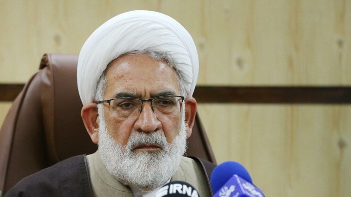 اصناف و بازاریان مراقب باشند که دشمن از اعتراضات آنها موج‌سواری نکند