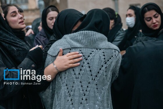 تشییع پیکر شهیده الهام زینلی در کرمانشاه