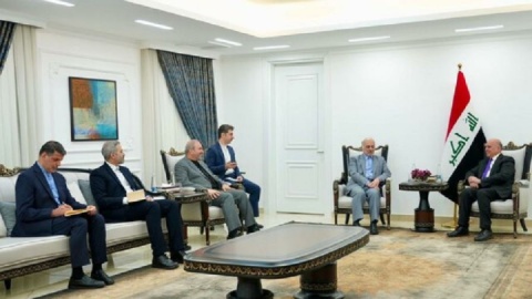 تاکید فؤاد حسین و معاون عراقچی بر اهمیت تقویت همکاری ایران و عراق