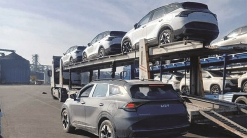 آغاز واردات خودرو به منطقه آزاد مازندران