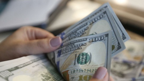 نرخ کارمزد ارز خدماتی و مسافرتی کاهش یافت