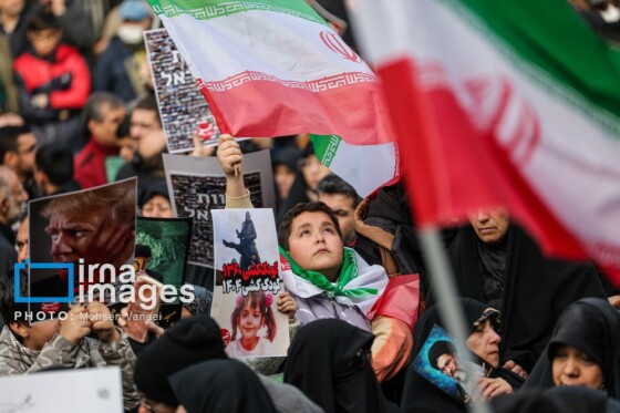 تشییع پیکر ۱۰۰ شهید مردمی و مدافع امنیت در تهران