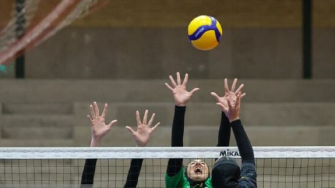 دختران والیبالیست ۳۰ دی دست به توپ می‌شوند