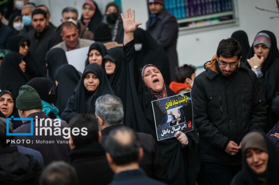 تشییع پیکر ۱۰۰ شهید مردمی و مدافع امنیت در تهران