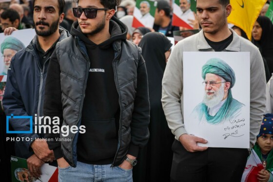 تشییع پیکر ۱۰۰ شهید مردمی و مدافع امنیت در تهران