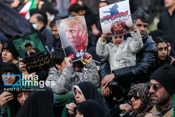 تشییع پیکر ۱۰۰ شهید مردمی و مدافع امنیت در تهران