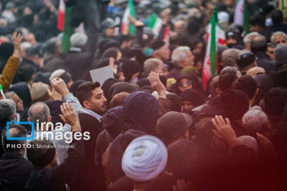 تشییع پیکر ۱۰۰ شهید مردمی و مدافع امنیت در تهران