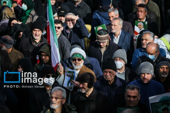 تشییع پیکر ۱۰۰ شهید مردمی و مدافع امنیت در تهران