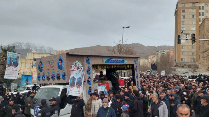 تشییع شهدای مقاومت ملی در شهرک شهید محلاتی تهران