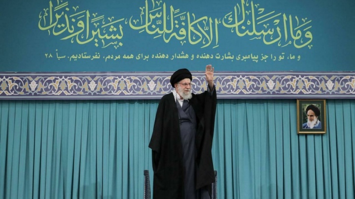 حضرت آیت‌الله خامنه‌ای: رئیس‌جمهور آمریکا مجرم است