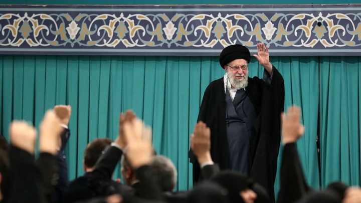 بیانیه دیپلمات‌های ایرانی در حمایت از رهبر انقلاب