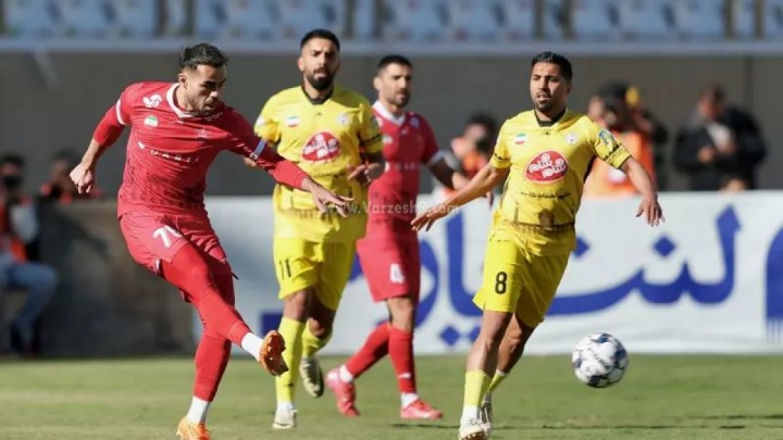 شکست پرسپولیس برابر فجر سپاسی