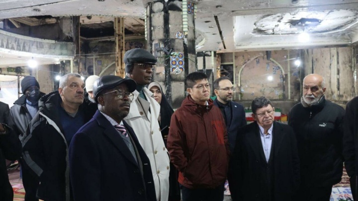 بازدید دیپلمات‌های خارجی از مناطق آسیب‌دیده در اغتشاشات اخیر تهران