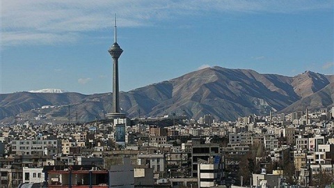 هوای اولین روز بهمن تهران بر روی مدار پاکی
