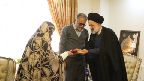 گزارش تصویری/دیدار نمایندگان رهبر معظم انقلاب و رئیس بنیاد شهید و معاونان با جانبازان